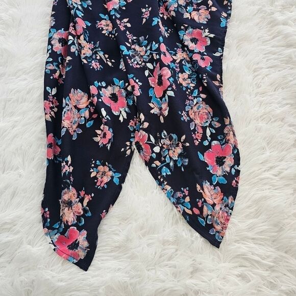 Charming Charlie sharkbite hem open back blouse XL - Picture 8 of 10